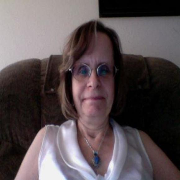 Profile Picture of Paula Vaught (@babybird89014) on Poshmark