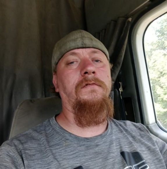 Profile Picture of Adam Welch (@welchq7) on Poshmark