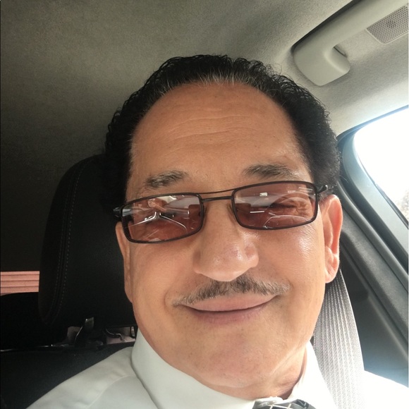 Khaled Nouri - Poshmark Profile Picture of Khaled Nouri (@knouri01) on Poshmark