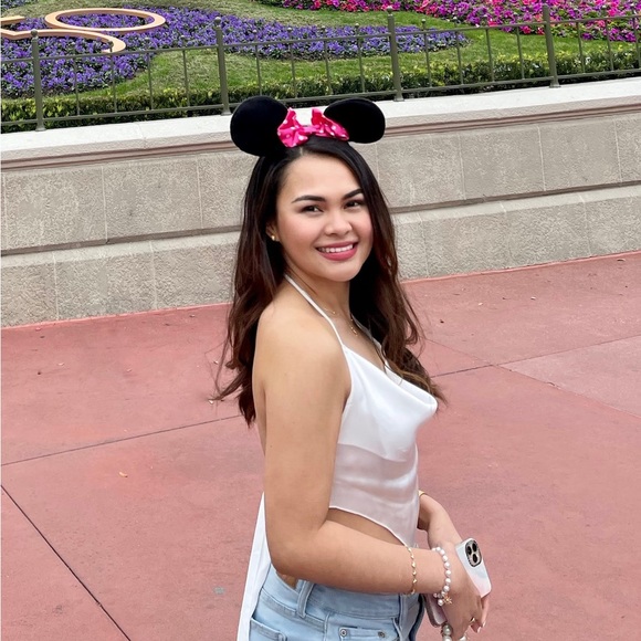 Profile Picture of Stacey lu Castor (@staceylucastor) on Poshmark