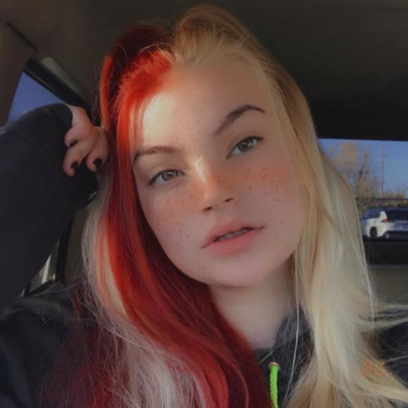 Profile Picture of Heather Jacobson (@elephantmoo2) on Poshmark