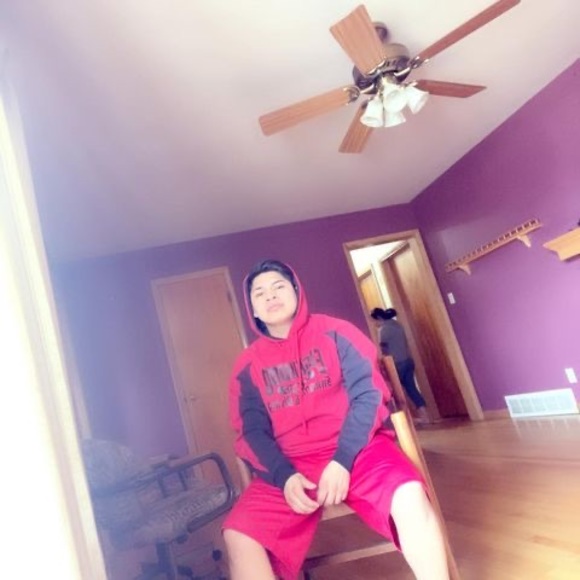 Profile Picture of Kevin Blandon (@kerving683) on Poshmark