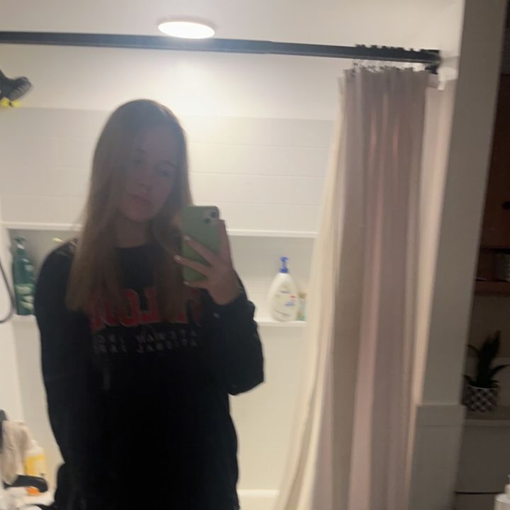 Profile Picture of julie (@juliemurgg) on Tiktok