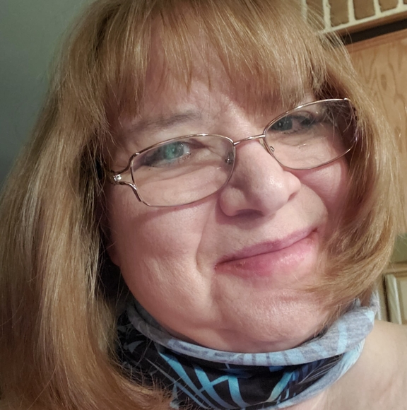 Profile Picture of Linda Winters (@mrslindaw) on Poshmark