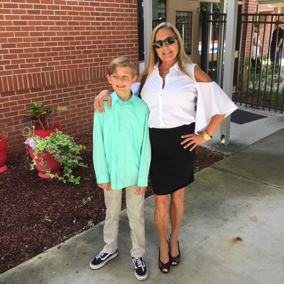 Profile Picture of Sandy Pace (@sandypace123) on Poshmark