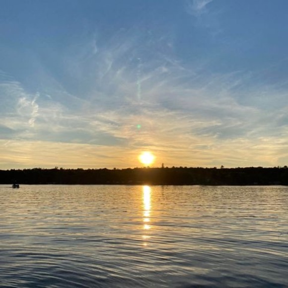 Profile Picture of Julia Jen (@julia_jen) on Poshmark