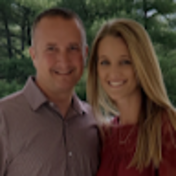 Profile Picture of Lindsay Jarvis (@elljarvis0925) on Poshmark