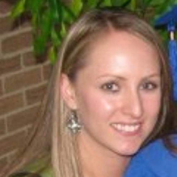 Profile Picture of Amanda Arguello (@eligio) on Poshmark