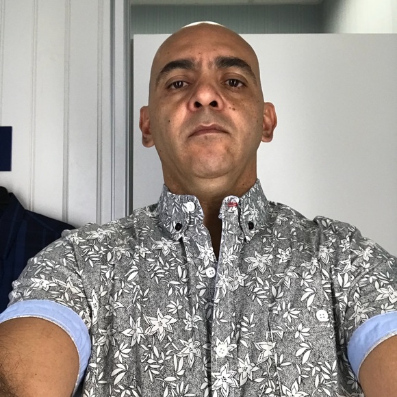 Profile Picture of Luis Oropeza (@luisoropezaipc) on Poshmark