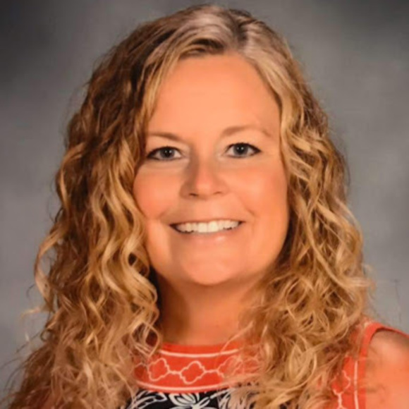 Profile Picture of Sandi Gackenbach (@sandigackenbach) on Poshmark