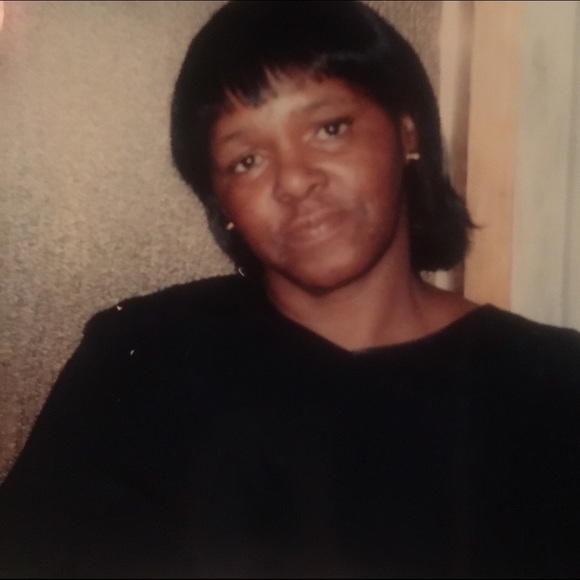 Profile Picture of Kamilah Farmer (@kamkan77) on Poshmark