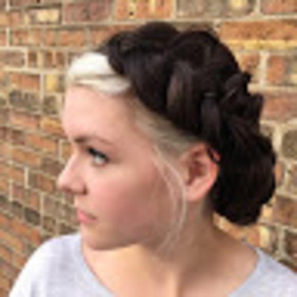 Profile Picture of Erin Warpinski (@erinwarpinski) on Poshmark