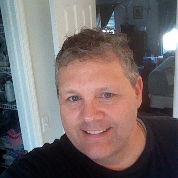 Profile Picture of Jeff Clay (@jefferyclay86) on Poshmark