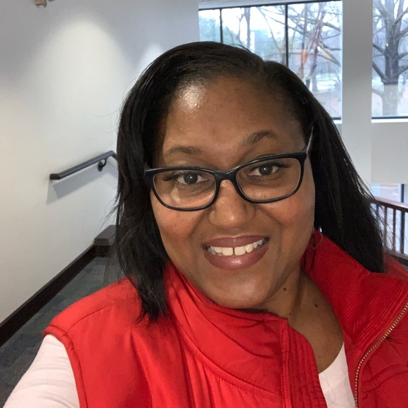 Profile Picture of Stacie Coleman (@sycoleman88) on Poshmark