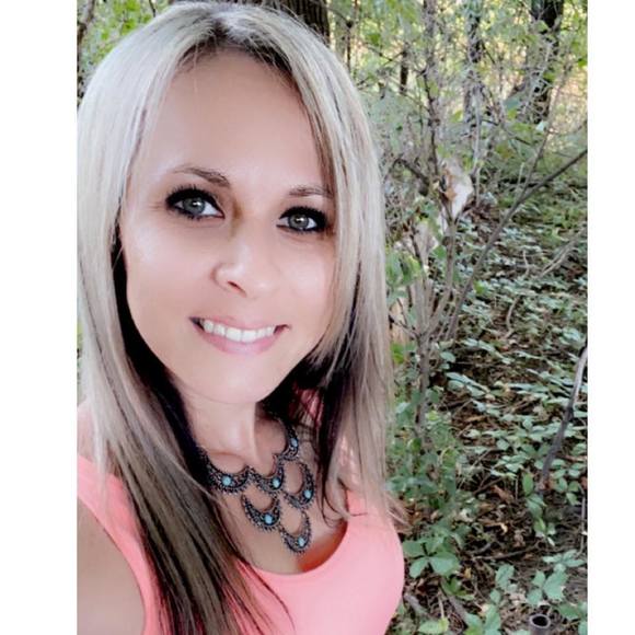 Profile Picture of Angie Killam (@atbflanigan) on Poshmark
