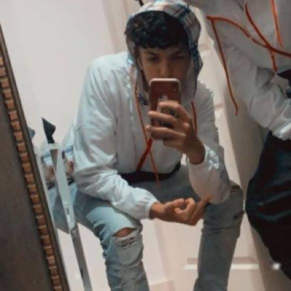 Profile Picture of Luis Azevedo (@luisazevedo) on Poshmark