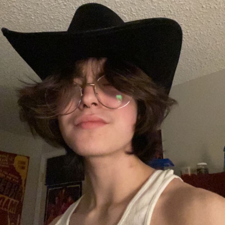 Profile Picture of damian (@mosslovingman) on Tiktok