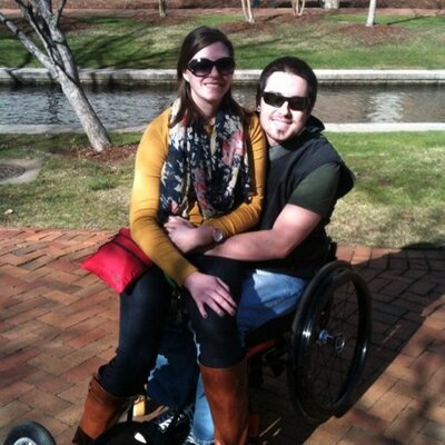 Profile Picture of ellen hearn (@ihearnthat) on Twitter