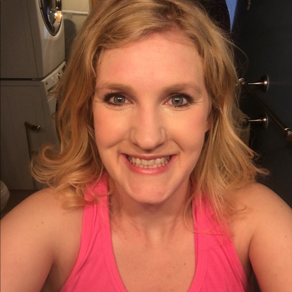 Profile Picture of Ruby Streyle (@rubystreyle) on Poshmark