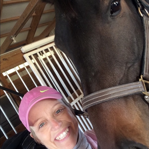 Profile Picture of Norah Springgate (@with2gs) on Poshmark