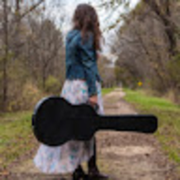 Profile Picture of Kendra Sterkowitz (@kjperea01) on Poshmark