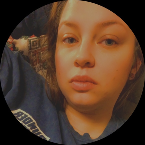 Profile Picture of Symphony Bixel (@symphony_mae) on Poshmark