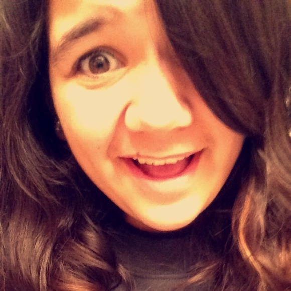 Profile Picture of Julia Long (@julialong94) on Poshmark