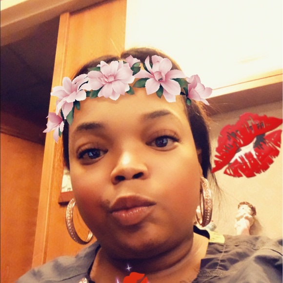 Profile Picture of Andrea Blackshear (@10aydensmom30) on Poshmark