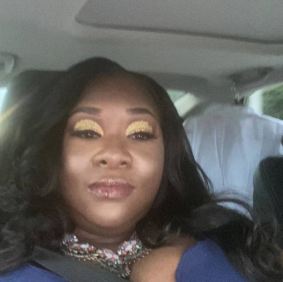 Profile Picture of Melissa Drawhorn (@shera830) on Poshmark