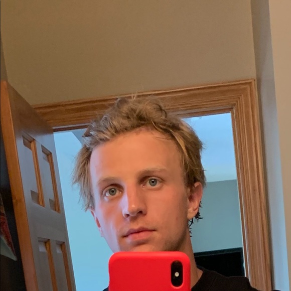 Profile Picture of Dalton Zilles (@urbapy) on Poshmark