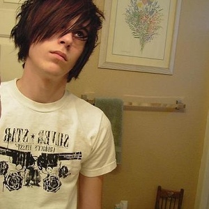 Profile Picture of vanity i'm breaking (@xdroidlovex) on Myspace