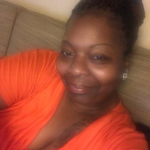 Profile Picture of Julia Dockery (@jd1971) on Poshmark