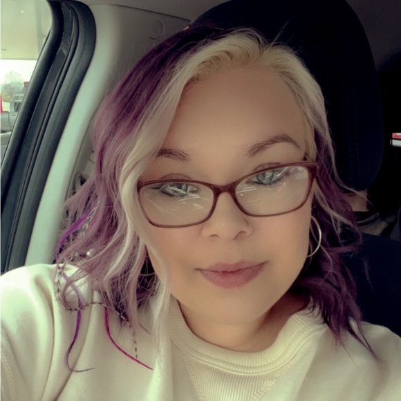 Profile Picture of Whitney Holt (@whitneyholt5717) on Poshmark