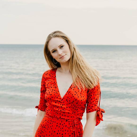 Profile Picture of Diana Gravett (@digravett) on Poshmark