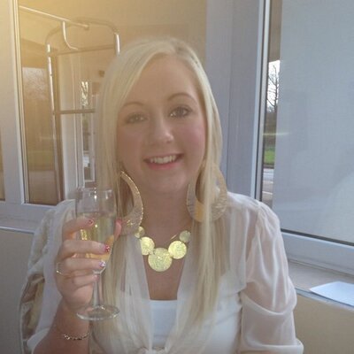 Profile Picture of Anna Stothard (@stottyburger) on Twitter
