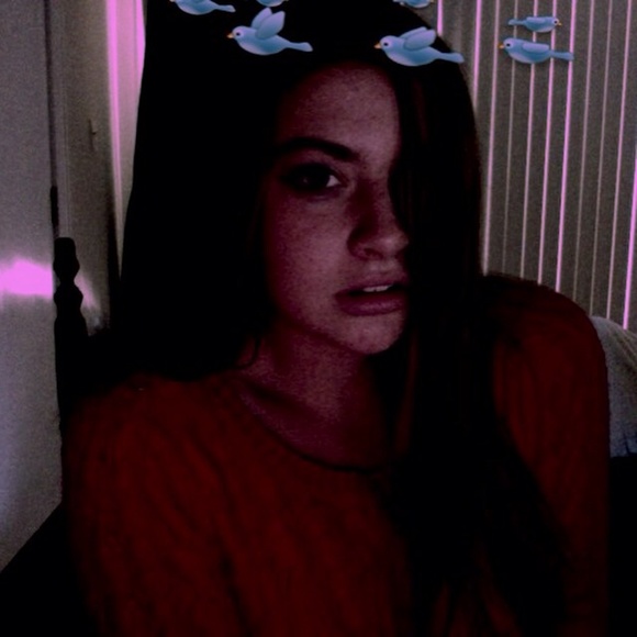 Profile Picture of Tess Warren (@tesssvv) on Poshmark