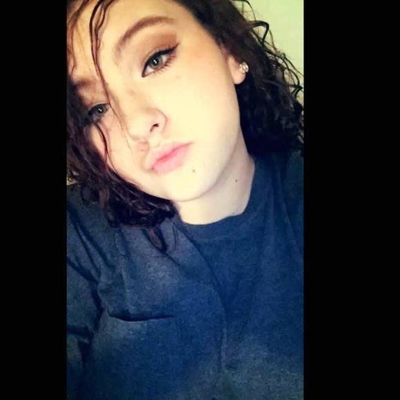 Profile Picture of Skylar Cook (@skylarkayla01) on Poshmark