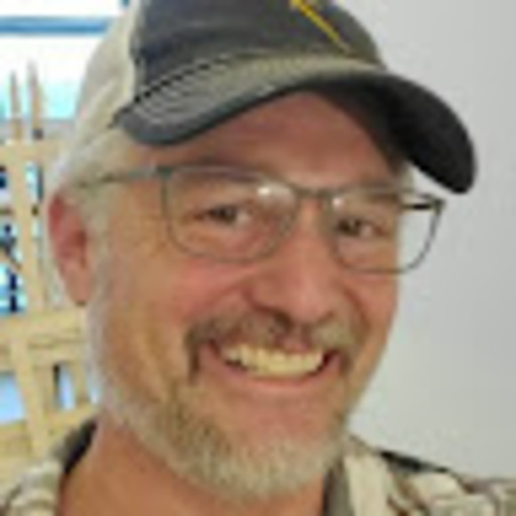 Profile Picture of Kevin Decker (@kevindecker744) on Poshmark