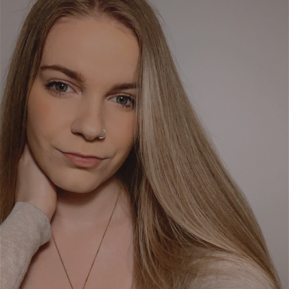 Profile Picture of Jessica Sinclair (@jsinclair12) on Poshmark