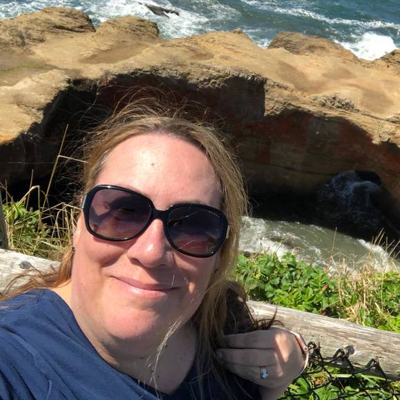 Profile Picture of Lisa Simpson (@dipsyme) on Poshmark