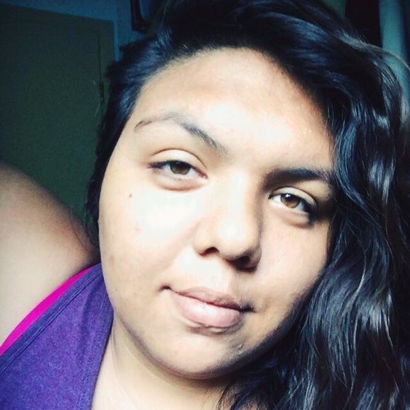 Profile Picture of Chenoa Gaudia (@chenoa66) on Poshmark