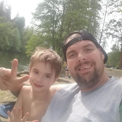 Profile Picture of Matt Gladstone (@angry_beaverz) on Twitter