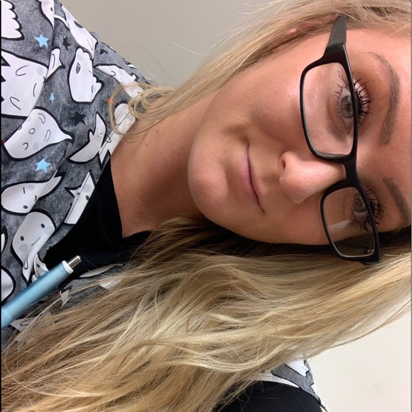 Profile Picture of Karlee Catallo (@karleecatallo94) on Poshmark