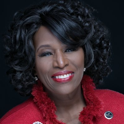 Profile Picture of Alfreda Robinson (@TheDeanRobinson) on Twitter