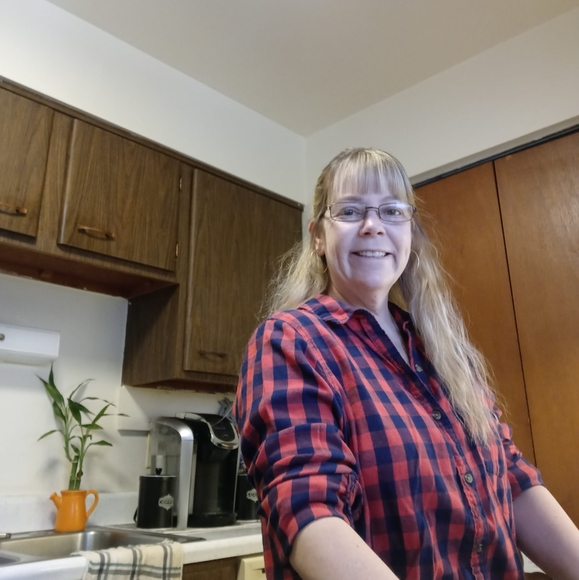 Profile Picture of Donna Donovan (@donnatoops72) on Poshmark