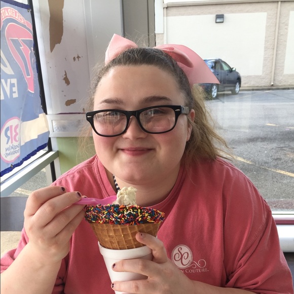 Profile Picture of Ericka Stringfellow (@erickastringfel) on Poshmark