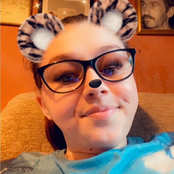 Profile Picture of Rebecca Wilkinson (@rebeccawilki759) on Poshmark