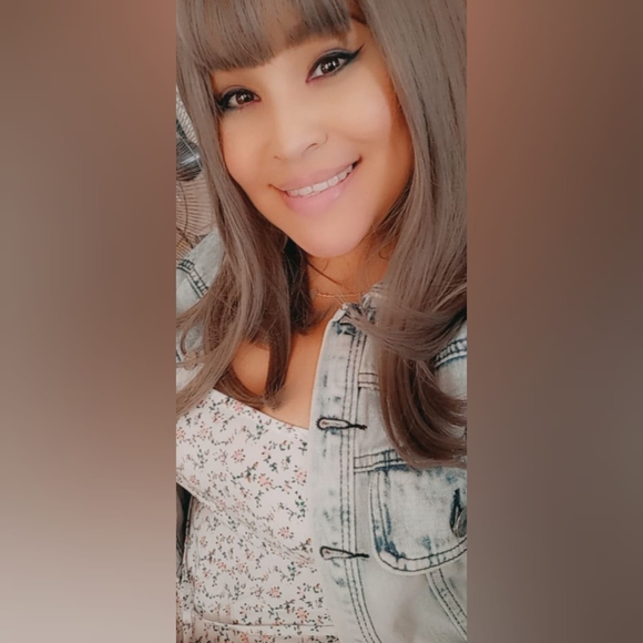 Profile Picture of Vadi Yary (@yaryh) on Poshmark