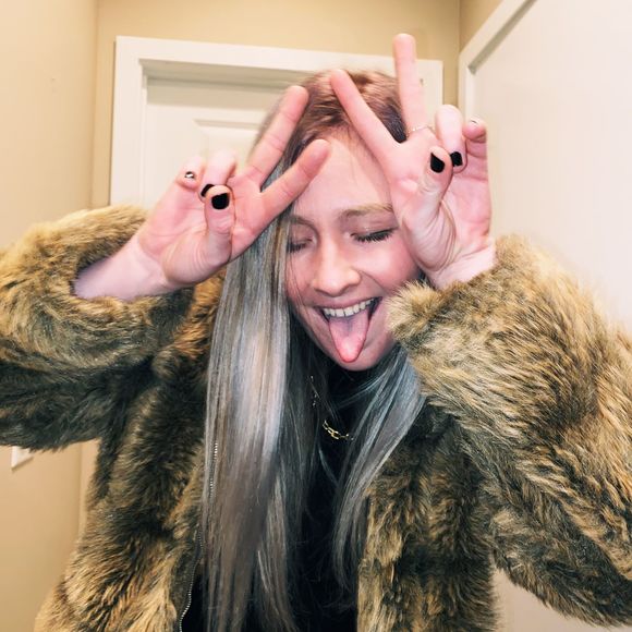 Profile Picture of Brittney Engel (@brittneysengel7) on Poshmark