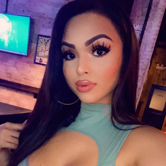 Profile Picture of Khloe Lafuente (@khloelafuente) on Poshmark